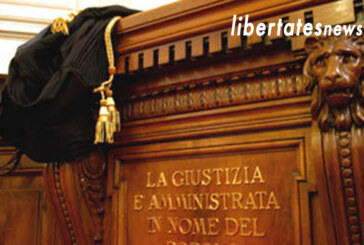 Unioni gay, tutti addosso al giudice