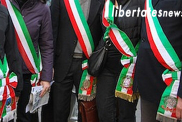 Le bandiere usa e getta dei politici faziosi