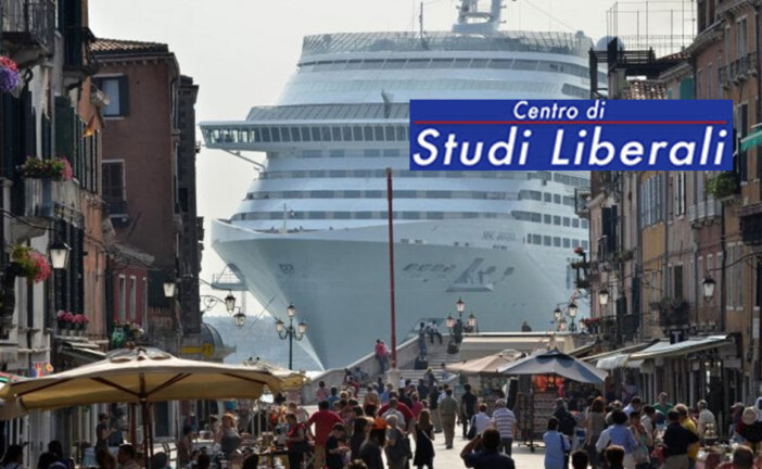 Venezia e le crociere: una storia infinita